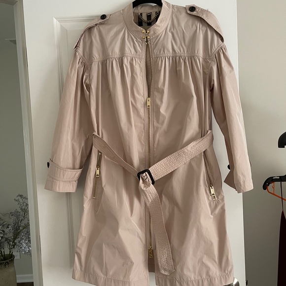 Burberry rain jacket - Picture 2 of 3